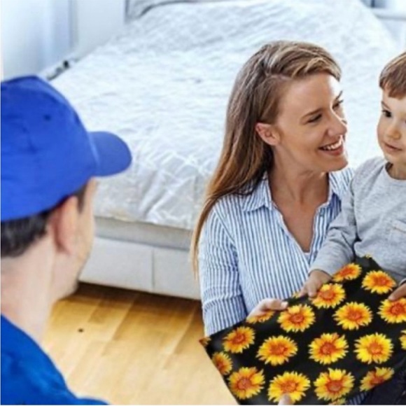 25 10x13 Poly Mailers & 200 Stickers - Picture 11 of 11